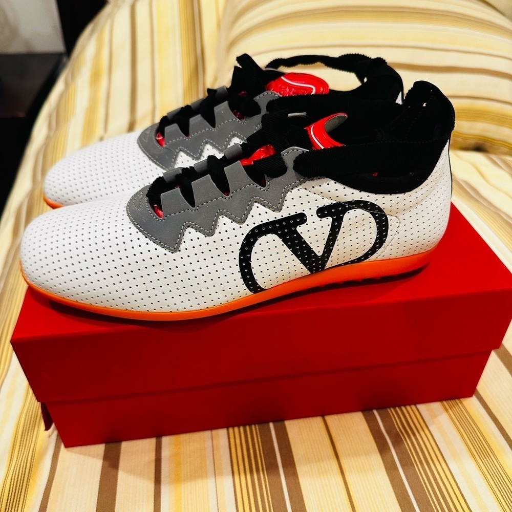 Valentino Garavani  Sneakers - Picture 3 of 9